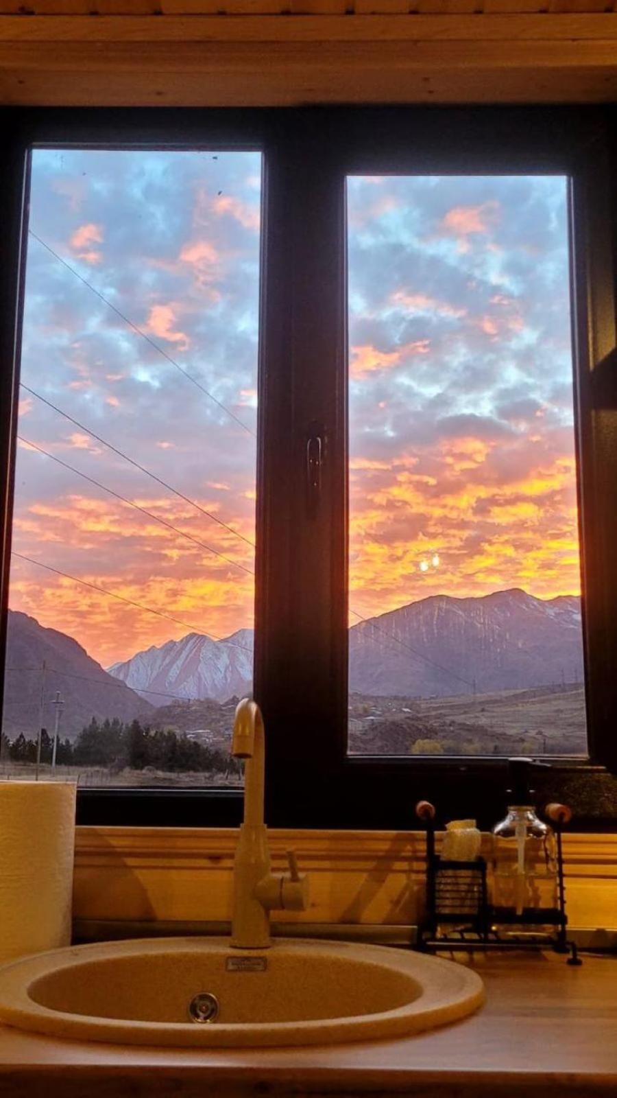 Mtisguli Cottages Kazbegi Bagian luar foto